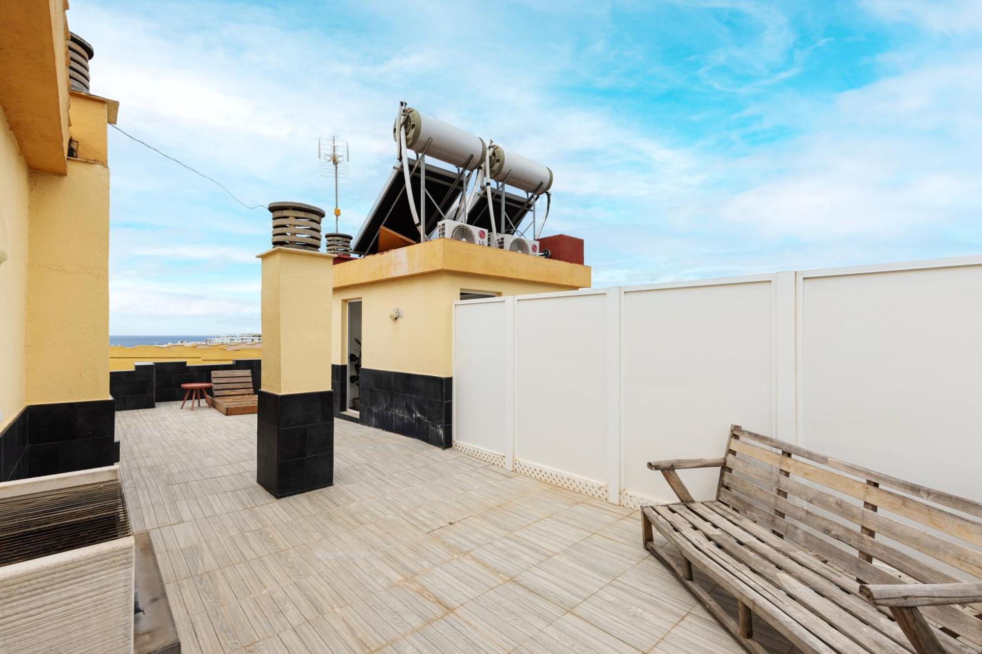 Con Vistas Y Terraza En Apartamento Marbella