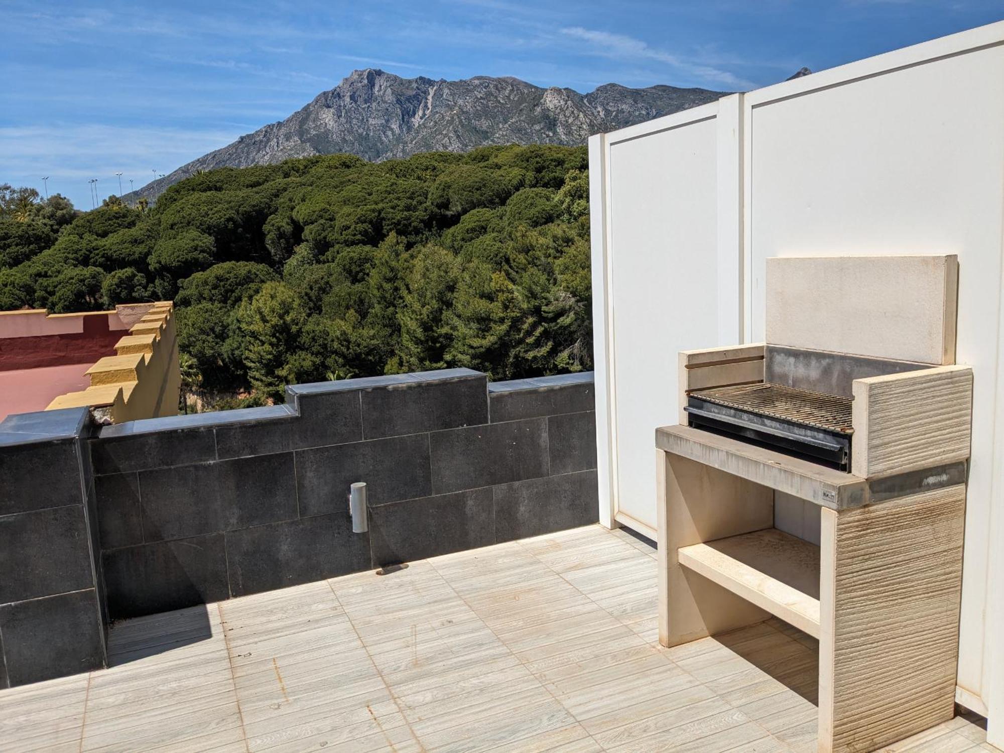 Con Vistas Y Terraza En Appartement