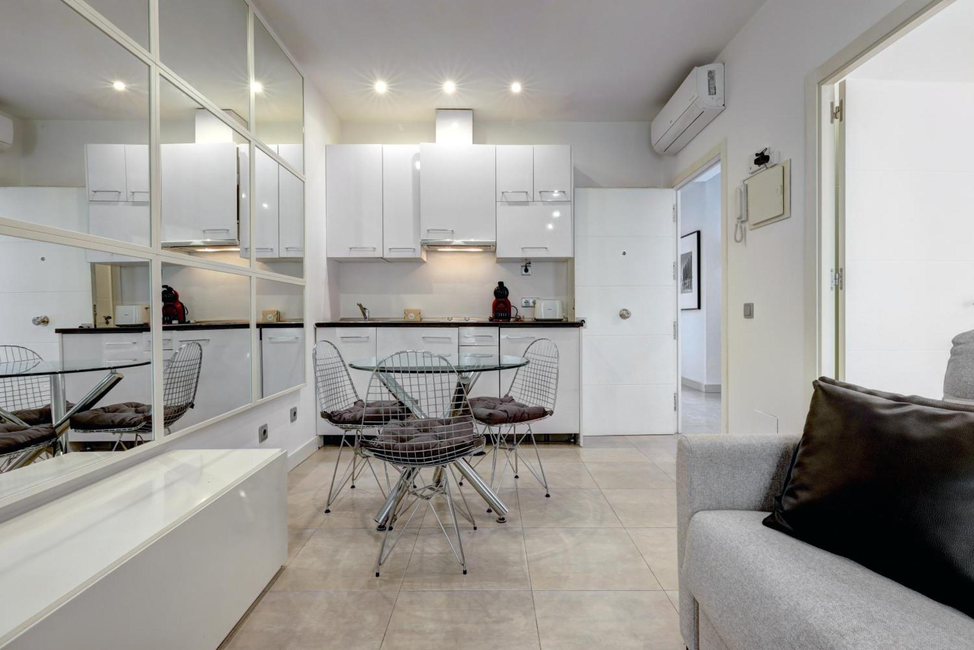 Con Vistas Y Terraza En Appartement